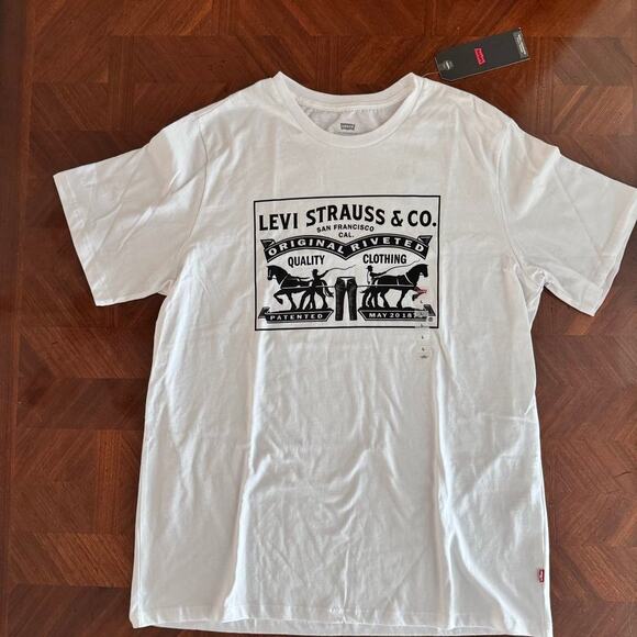 Levi’s White Graphic Logo T-Shirt NWT Size [L] - Picture 1 of 8